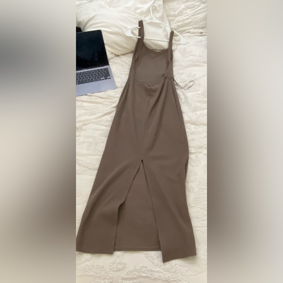 Long open back dress - Picture 2 of 4